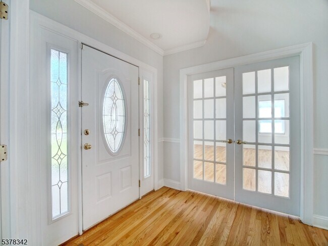 Photo - 355 Green St Casa