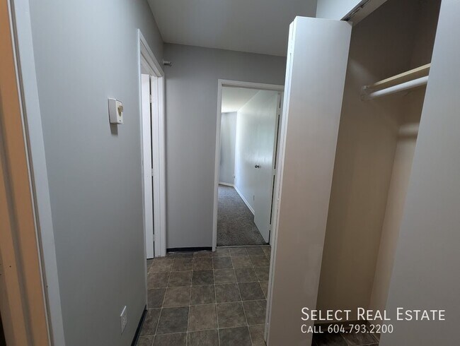 Photo - 45669 McIntosh Drive110