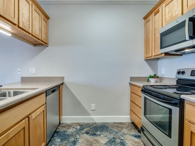 Photo - Upgraded 1BR Condo with Balcony & In-Unit Laundry in Downtown Gilroy Unidad 260