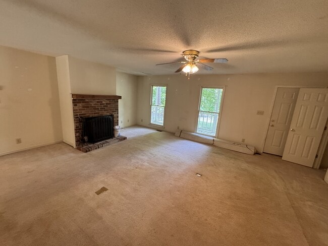 Photo - 112 Oak Leaf Cir