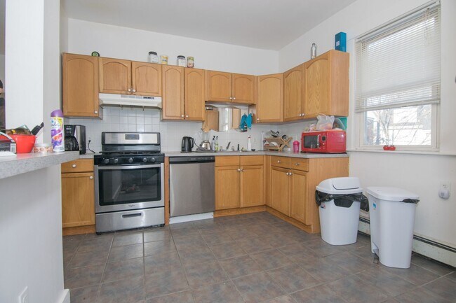 Photo - Boston University 4bed 2bath in Allston available 9/1/2026