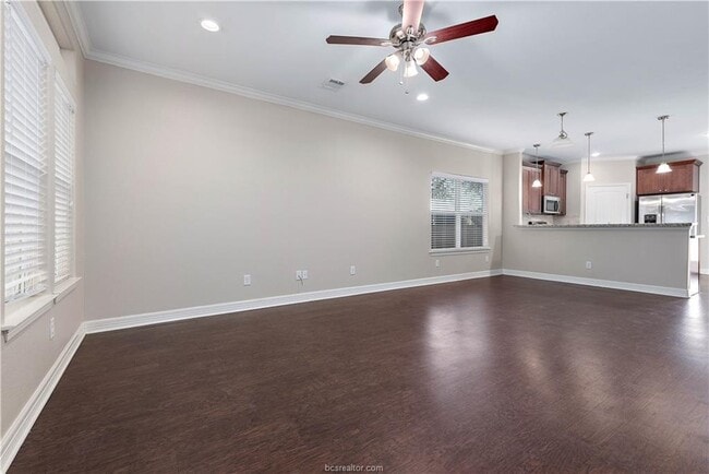 Photo - 1420 Holleman Dr