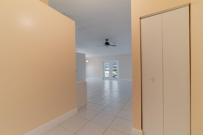 Photo - 14 Misty Meadow Dr