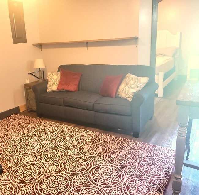 Photo - 209 E Main St