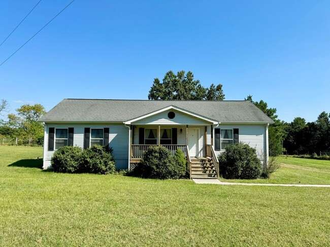 Building Photo - Fully Furnished and Utilities Included! Rental