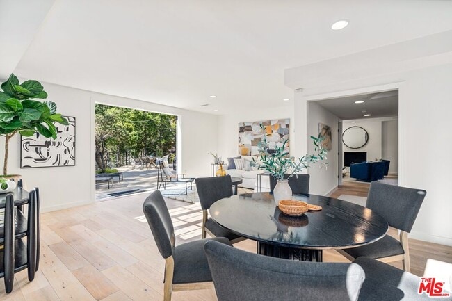 Photo - 7560 Devista Dr