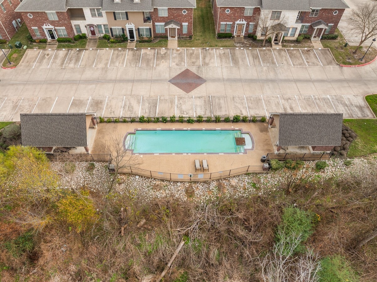 Photo - 400 Forest Dr Loop