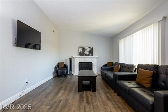 Photo - 2120 Wagonwheel Ave