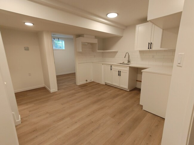 Building Photo - 10518-10121 121 Ave NW Unit 10518 BSMT