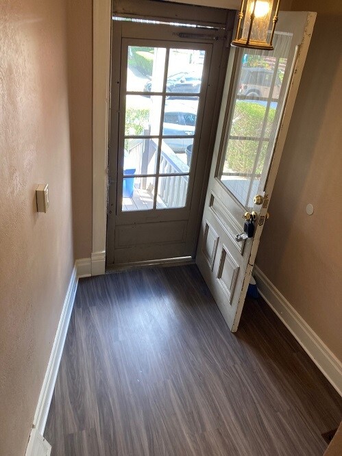 entry - 524 California Ave Unidad 2