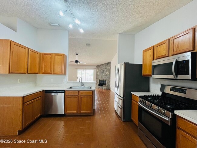 Photo - 829 Honeysuckle Dr