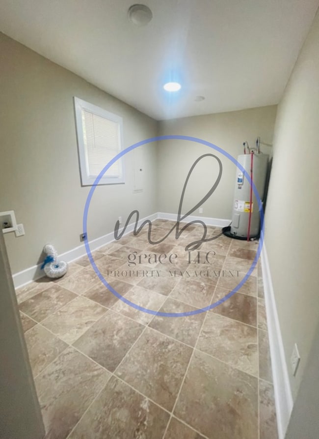 Photo - 422 Minter Dr