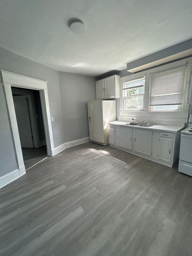 Photo - 720 18th St NW Unidad Lower