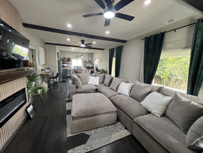 827 SE 4th Ave Unit SI ID1624362P