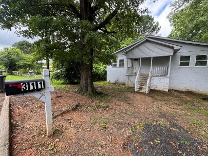 Building Photo - Welcome to this single-family home in **Ma...