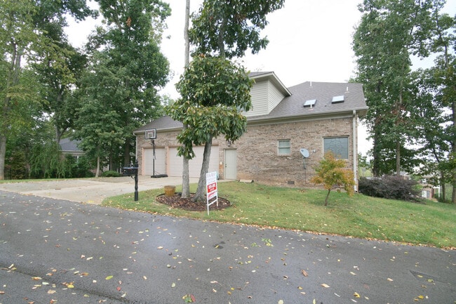 Photo - 27 Carriage Hill