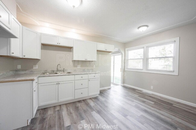 Photo - 6276 Eastgate Ave