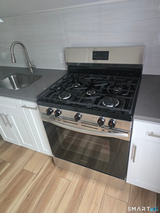 Photo - 530 Jane St Unidad 2B