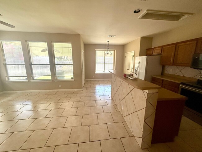 Photo - 4115 Dunn Oak Dr