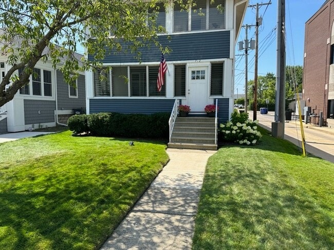 Photo - 712 Broad St