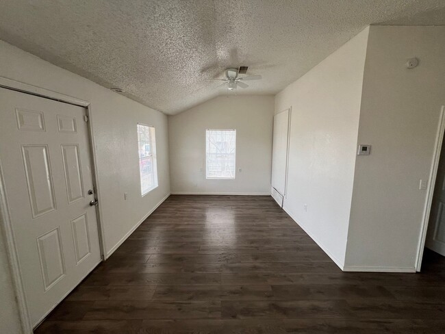 Photo - 3202 Baylor St Unit FRONT