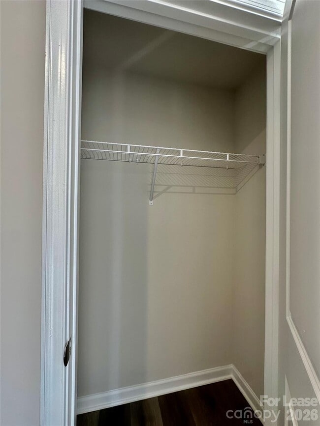 Photo - 8038 Sinnet Pl