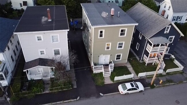 Building Photo - 301 Lowden St
