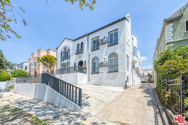 Photo - 132 S Kenmore Ave Unit 4