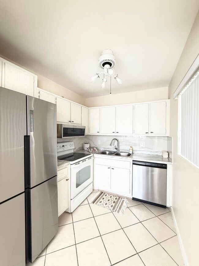 Photo - 2880 Lake Osborne Dr Unit 205