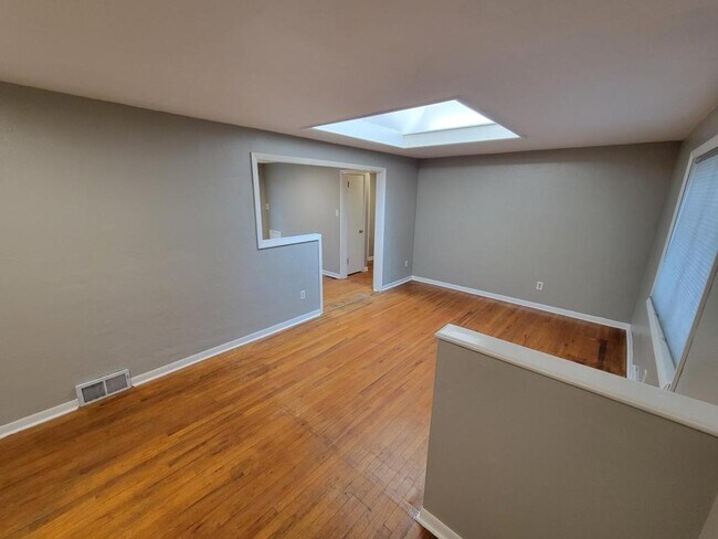 Photo - 137 Rosemont Dr