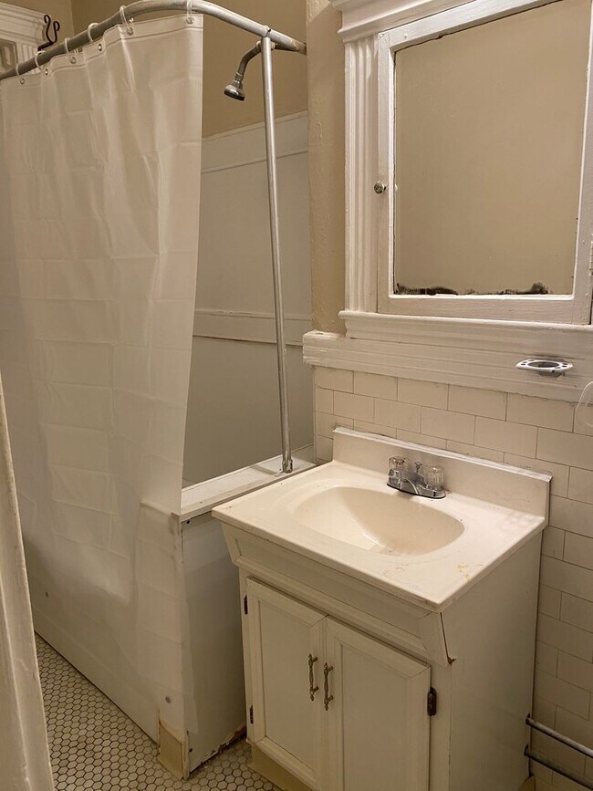 Photo - 52 Charlesgate E