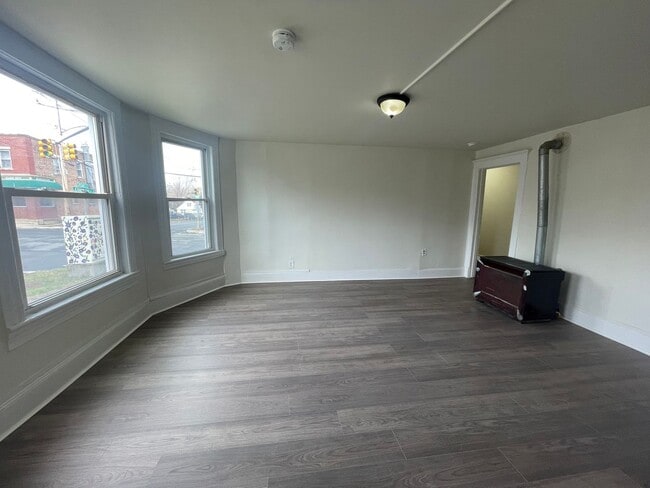 Photo - 2 Bedroom Apartment for Rent – Pittsfield, MA – $1,450/month Unidad 5