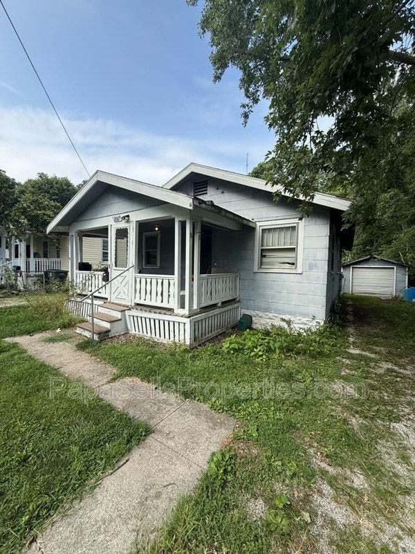 Building Photo - 2067 N Maple Ave