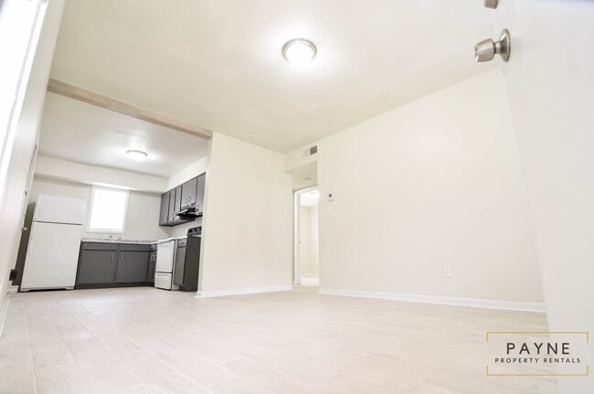 Building Photo - 4217 Rosemont Dr Unit 2