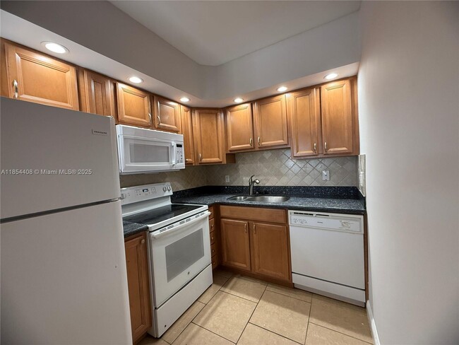 Photo - 2424 SE 17th St Unit 314B
