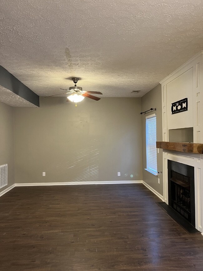 Photo - "Spacious 3-Bedroom Townhouse Retreat with Fireplace & Hardwood Floors in Antioch!" Unit 120
