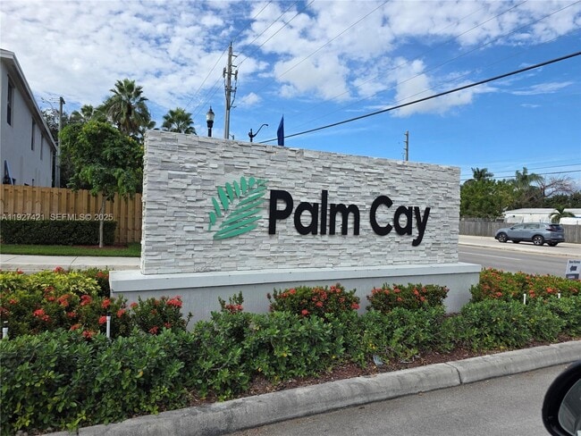 Photo - 261 NE 16th St