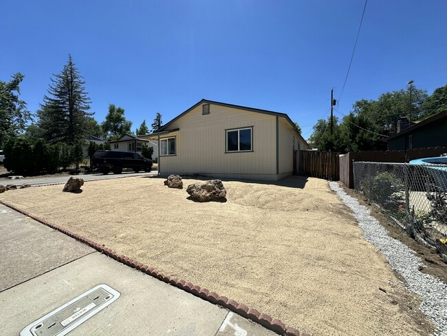 Building Photo - 7565 Yorkshire Dr
