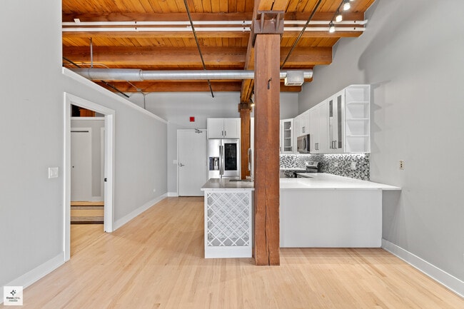 Photo - 701 W Jackson Blvd Unit 302B