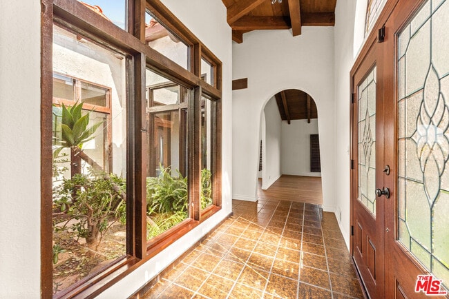 Photo - 3636 Malibu Country Dr