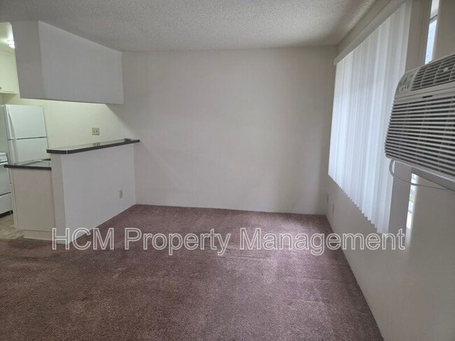 Photo - 10237 Fernglen Ave