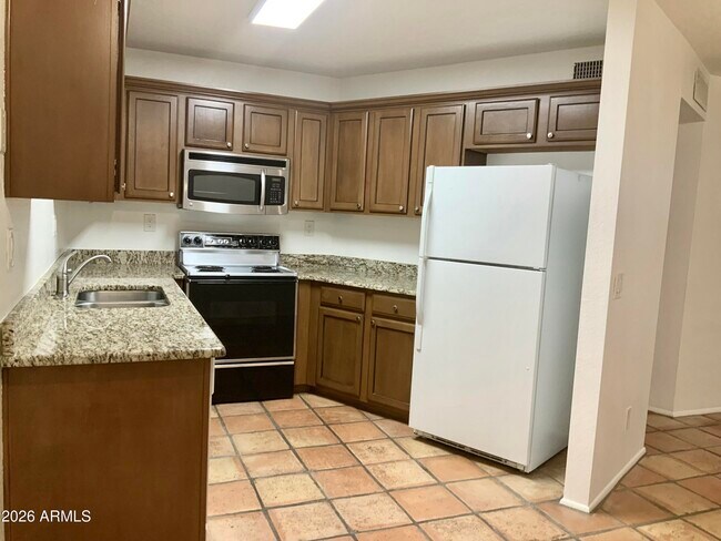 Photo - 8625 E Belleview Pl