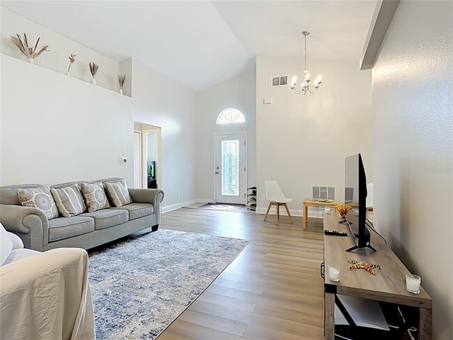 Photo - 1128 Pinedale Dr