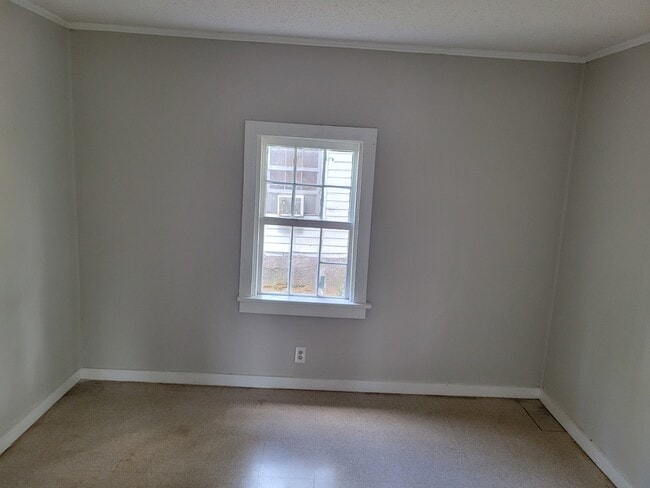 Photo - 1637 Hester St