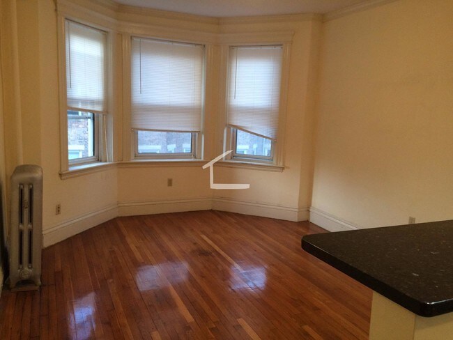 Photo - 107 Queensberry St Unit 8