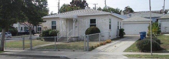 Building Photo - COMPLETELY REMODELLED 1 BEDROOM DUPLEX FOR LEASE!