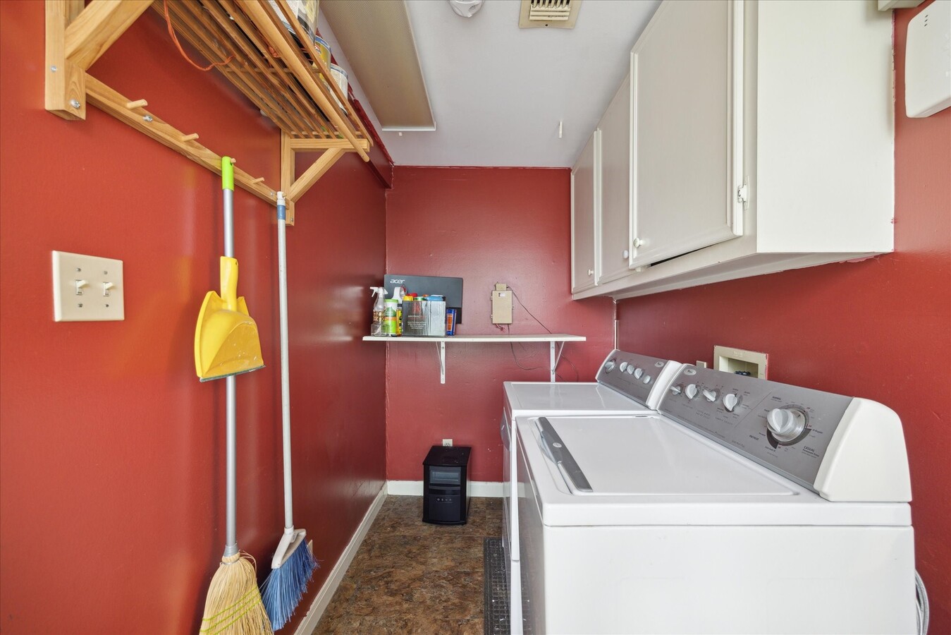 Photo - 321 W 13th St
