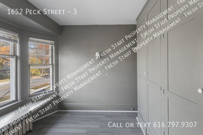 Photo - 1652 Peck St Unit 3