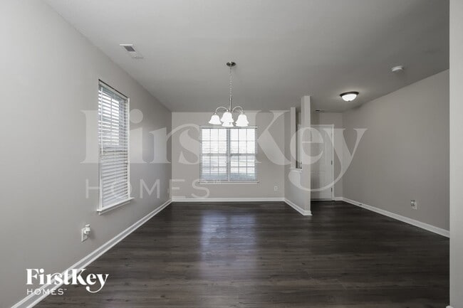 Photo - 612 Brassfield Dr