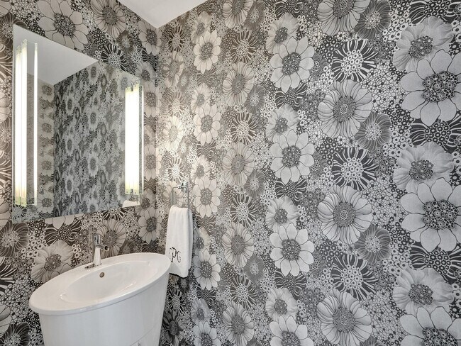 Photo - 411 N New River Dr E Unidad 1204